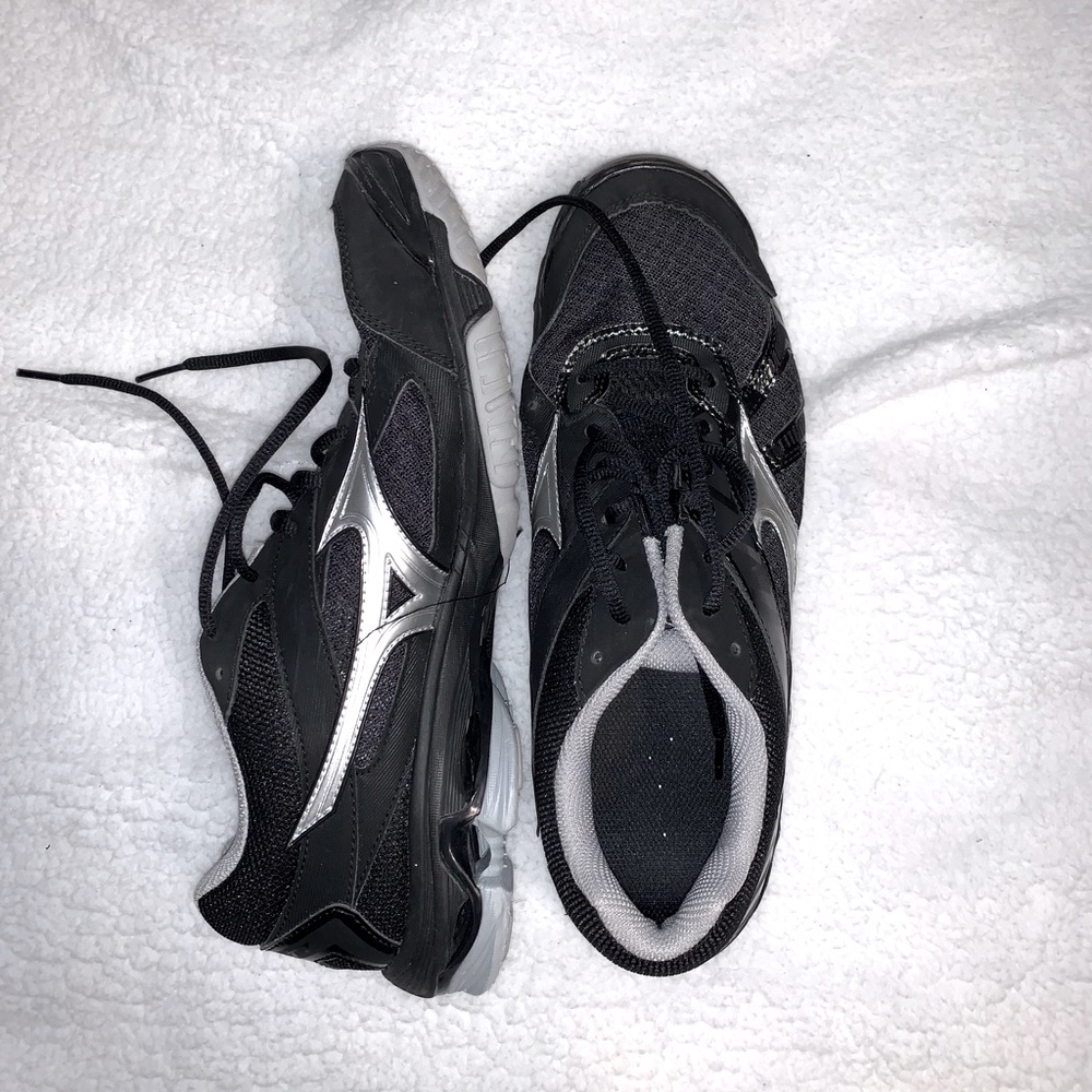 Mizzouno volleyball shoes